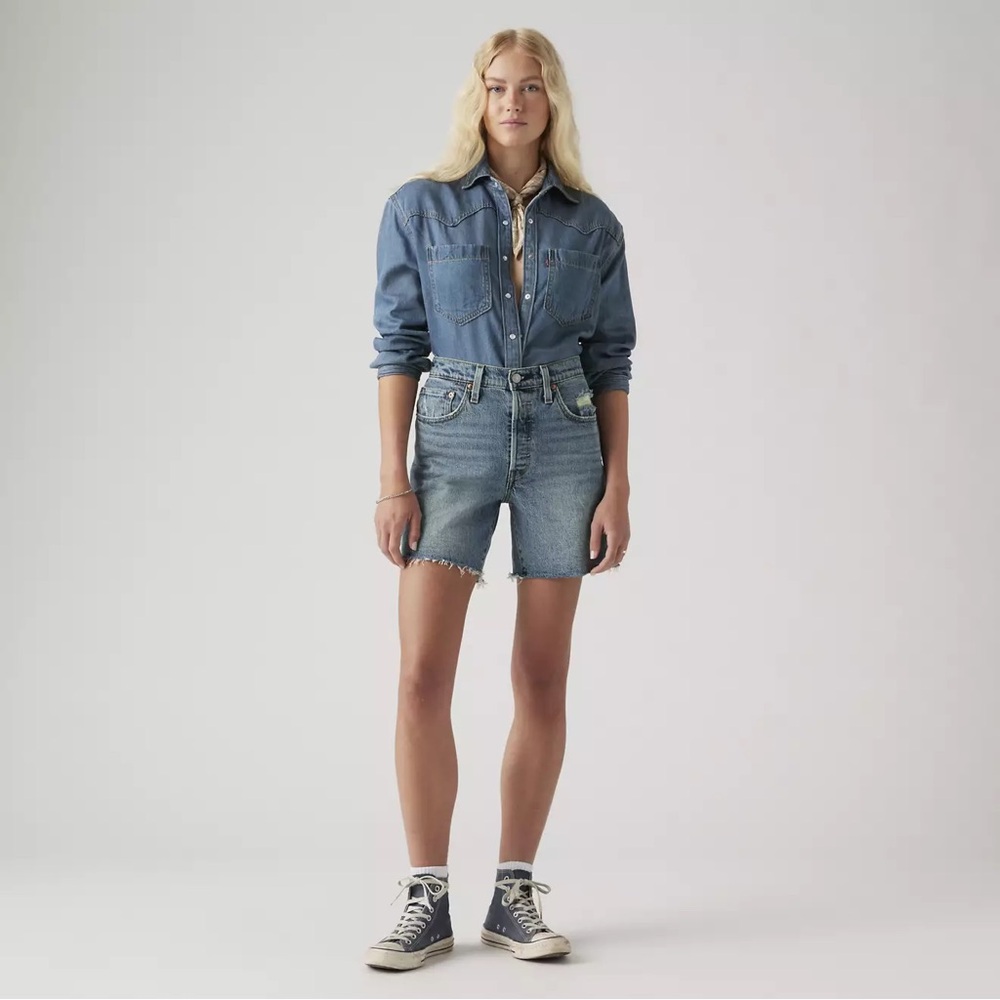 NWT Levi’s 501 Mid Thigh Jean Shorts Size 27